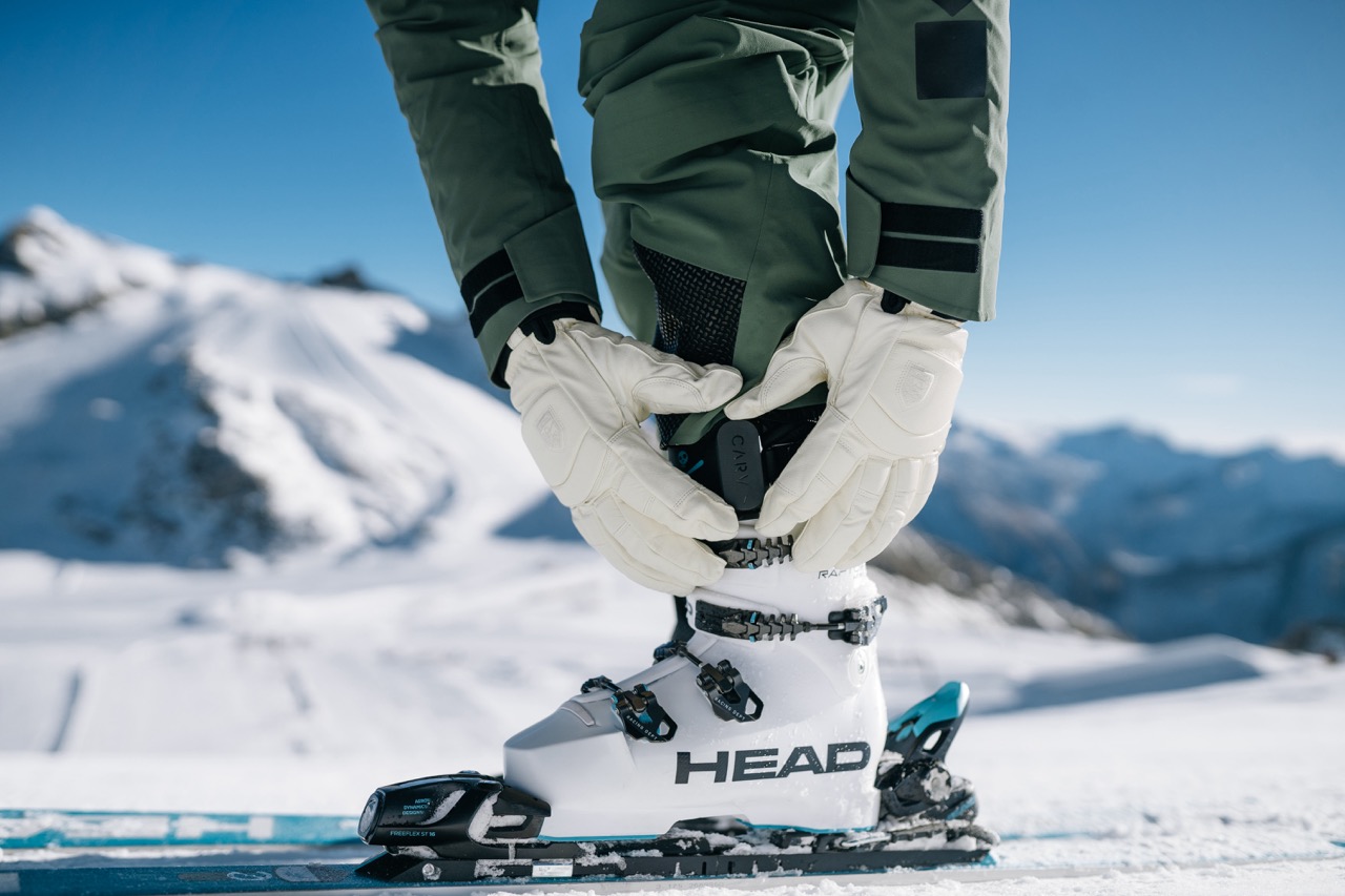 Ski boot with Carv attached