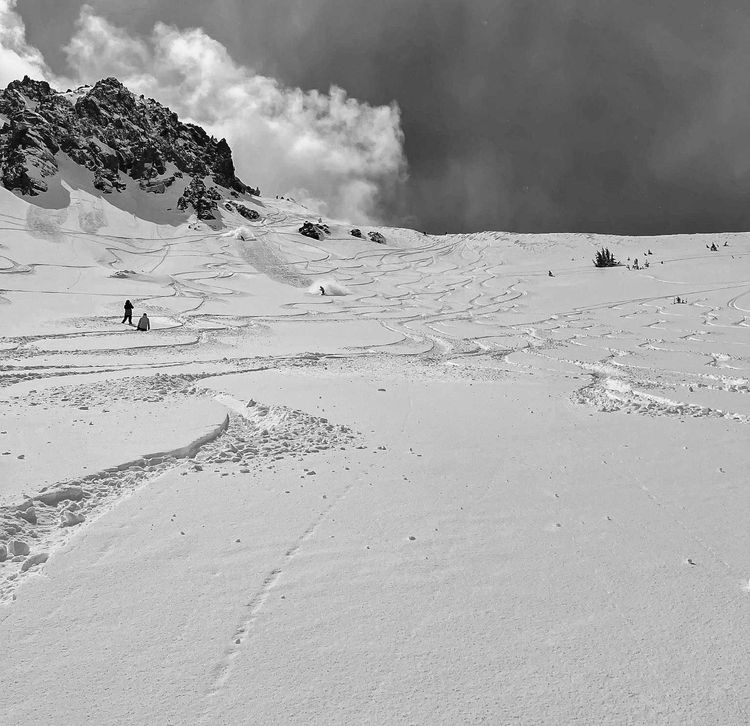 © https://www.mammothsnowman.com/2025/05/19/april-may-photos/ - Daniel Garcia