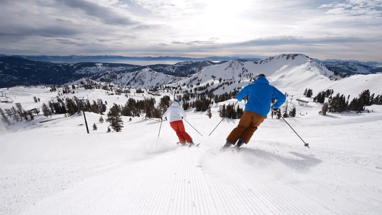 © Palasades Tahoe - https://www.palisadestahoe.com/